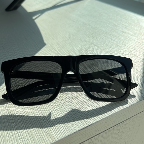 NWOT GUCCI SUNGLASSES - Picture 5 of 9